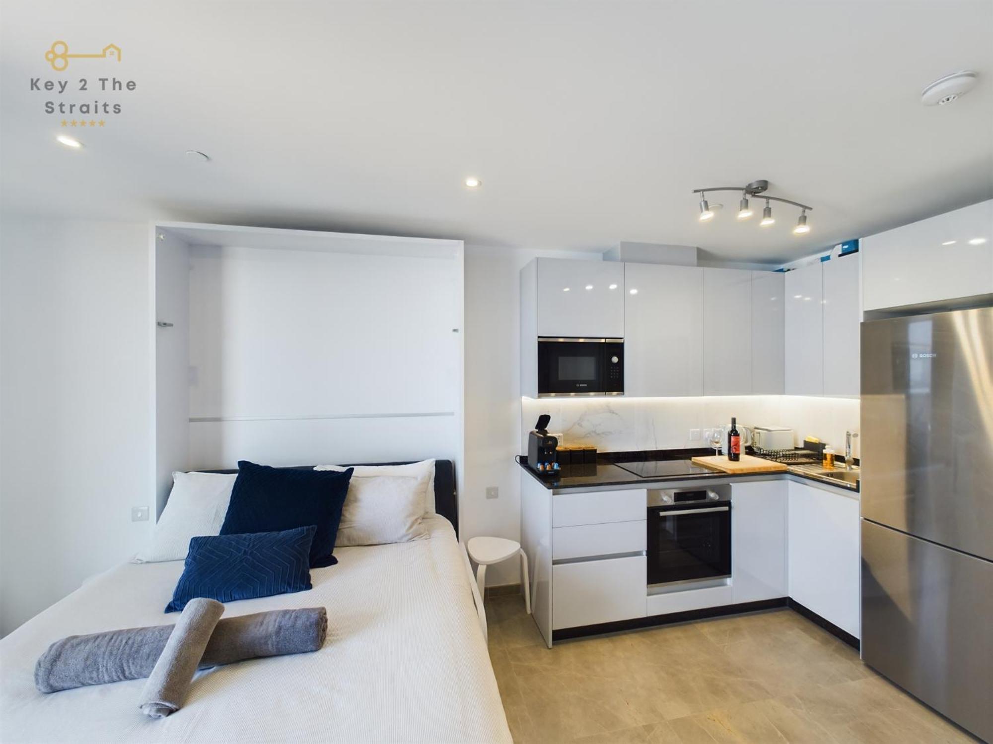 Luxury Sunrise Beach And Oceanview Room With Balcony Gibraltar Exterior photo