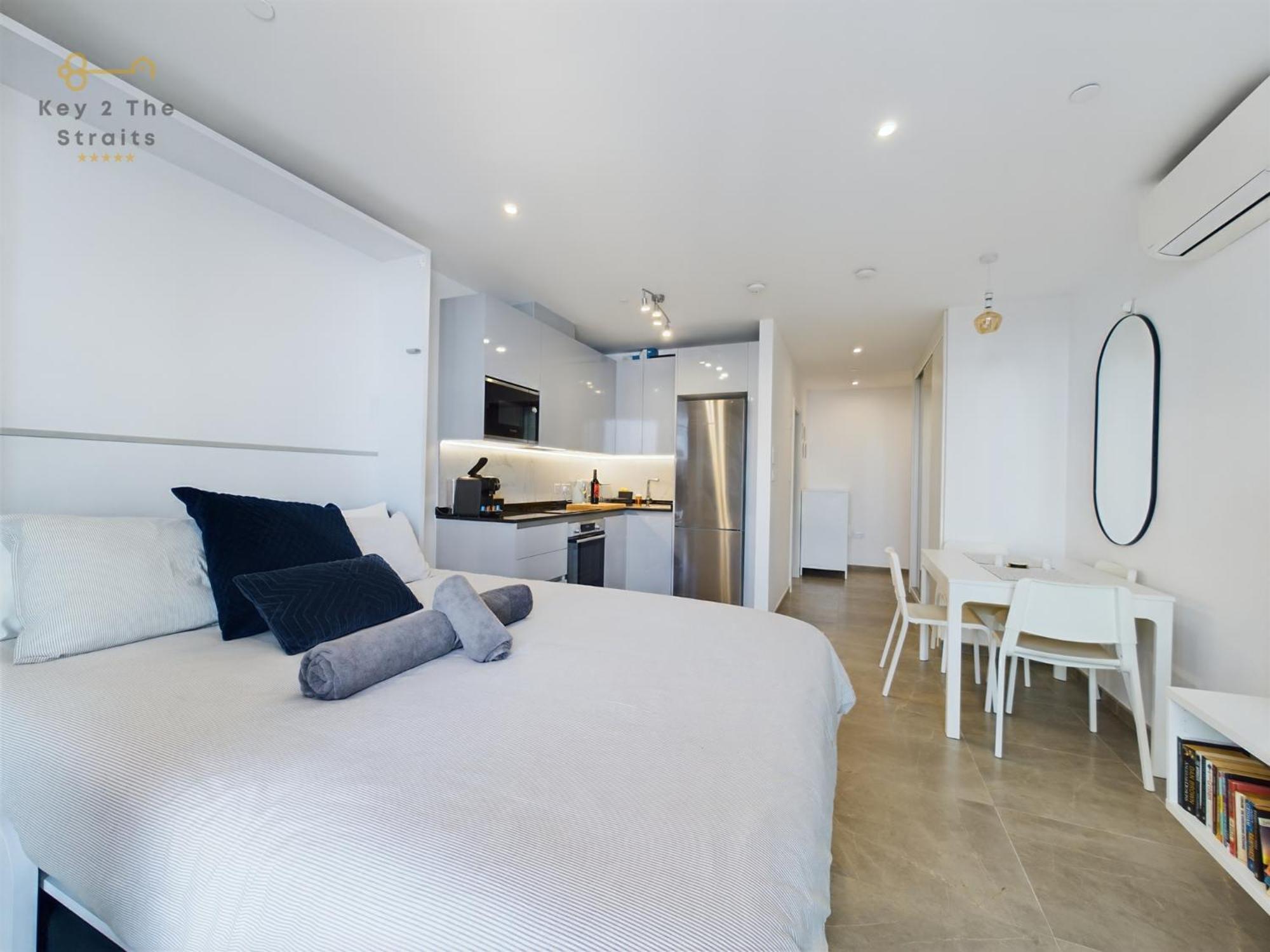 Luxury Sunrise Beach And Oceanview Room With Balcony Gibraltar Exterior photo