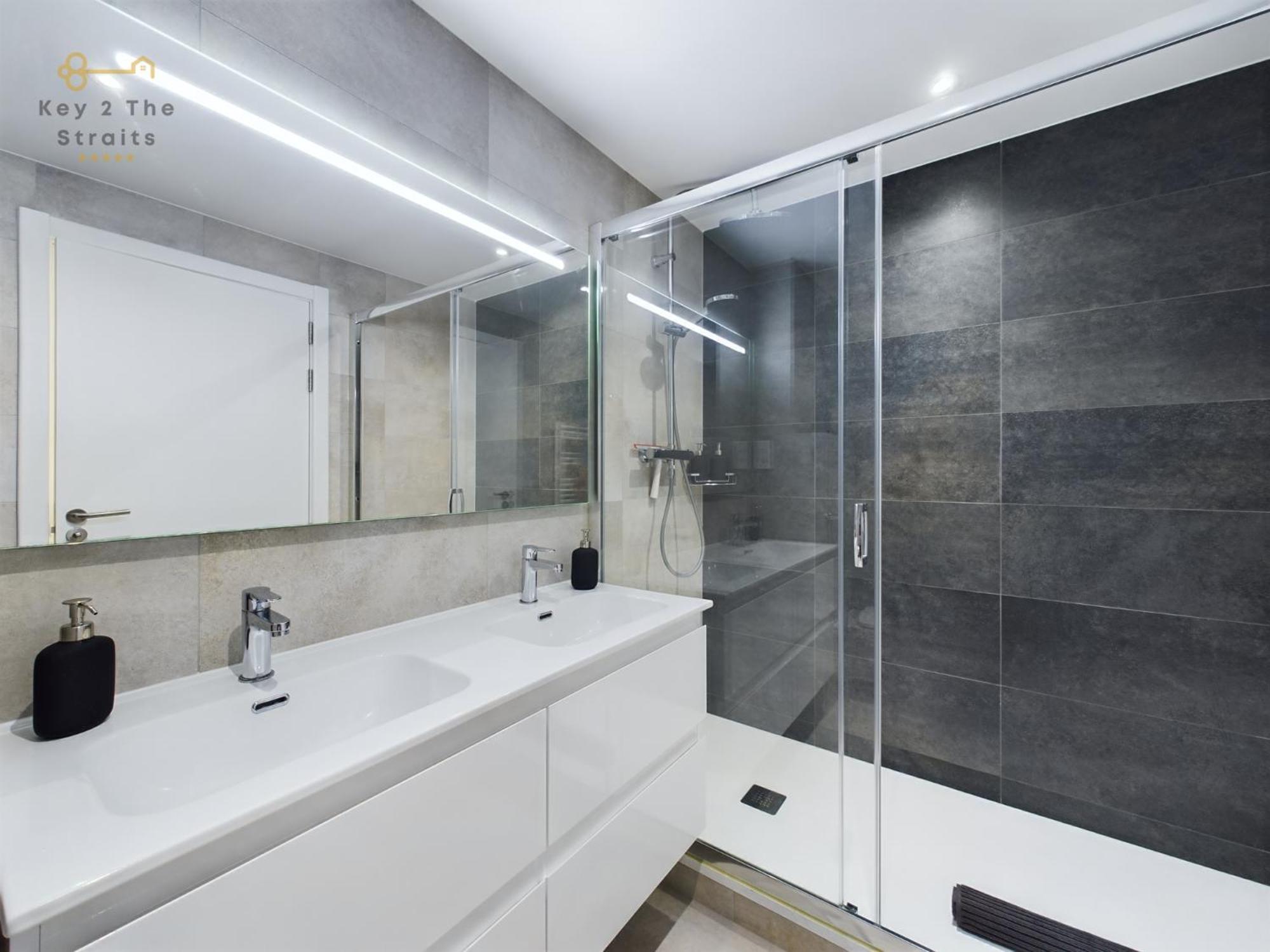 Luxury Sunrise Beach And Oceanview Room With Balcony Gibraltar Exterior photo
