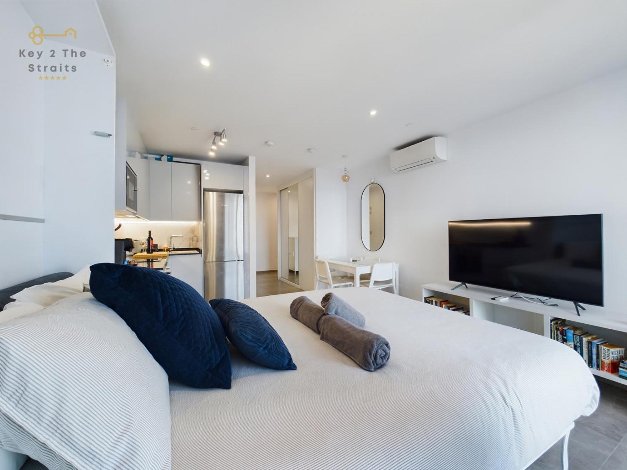 Luxury Sunrise Beach And Oceanview Room With Balcony Gibraltar Exterior photo